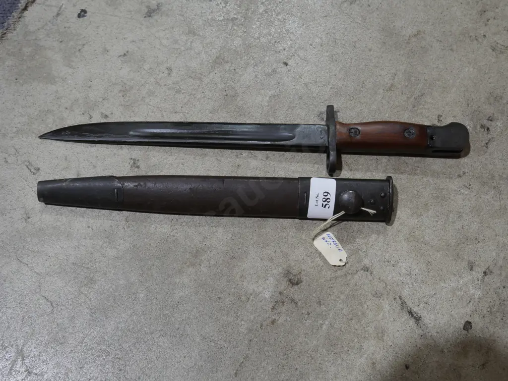 Australian WW2 bayonet and scabbard Image 1++