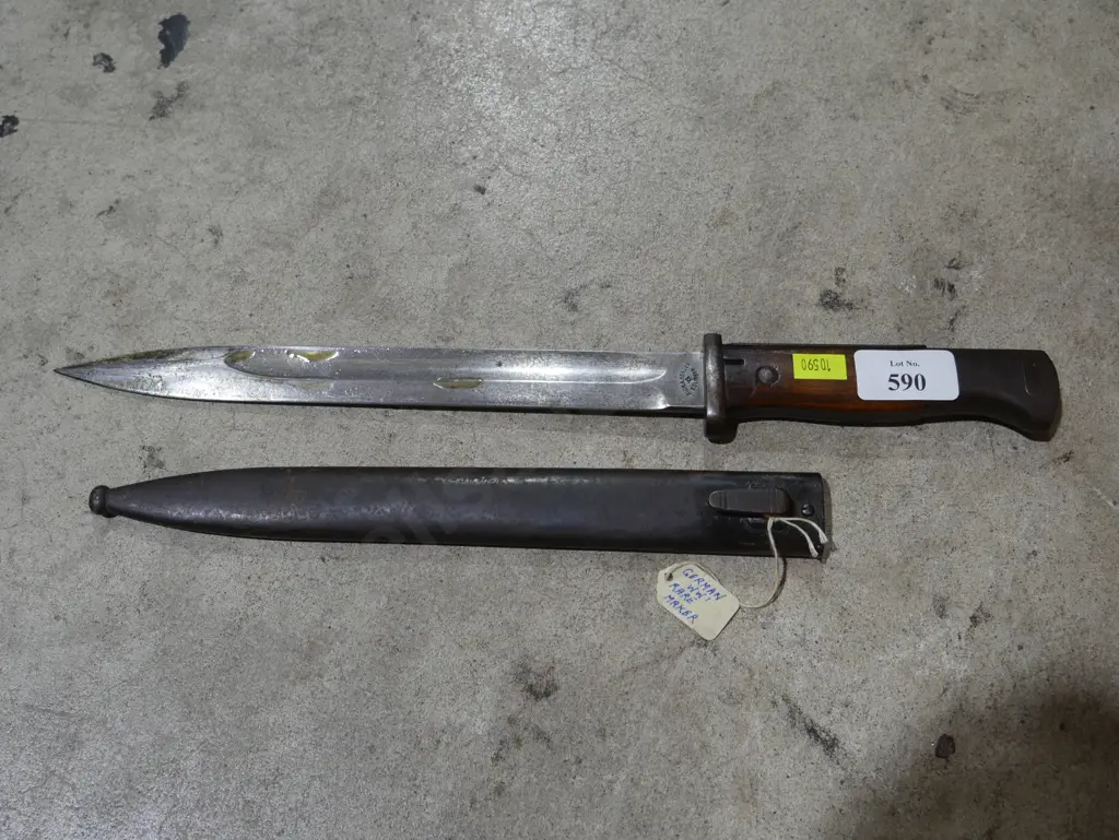 German WW1 sword and scabbard Image 1++