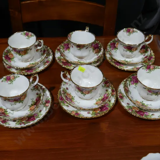 Royal Albert old country roses trios