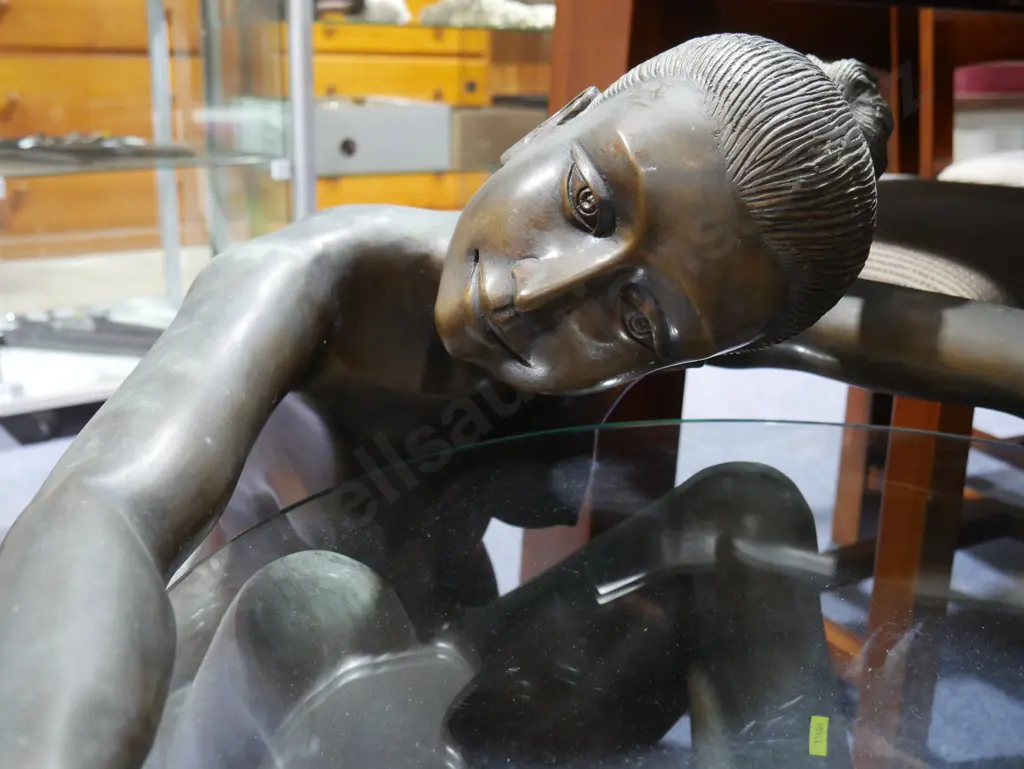 Metal nude lady coffee table Image 1++