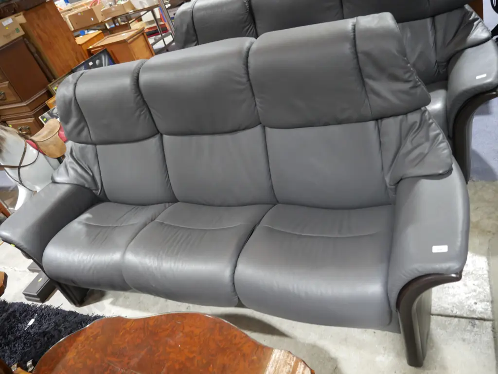 Stressless three seater couch Image 1++
