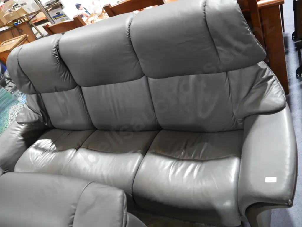 Stressless three seater couch Image 1++