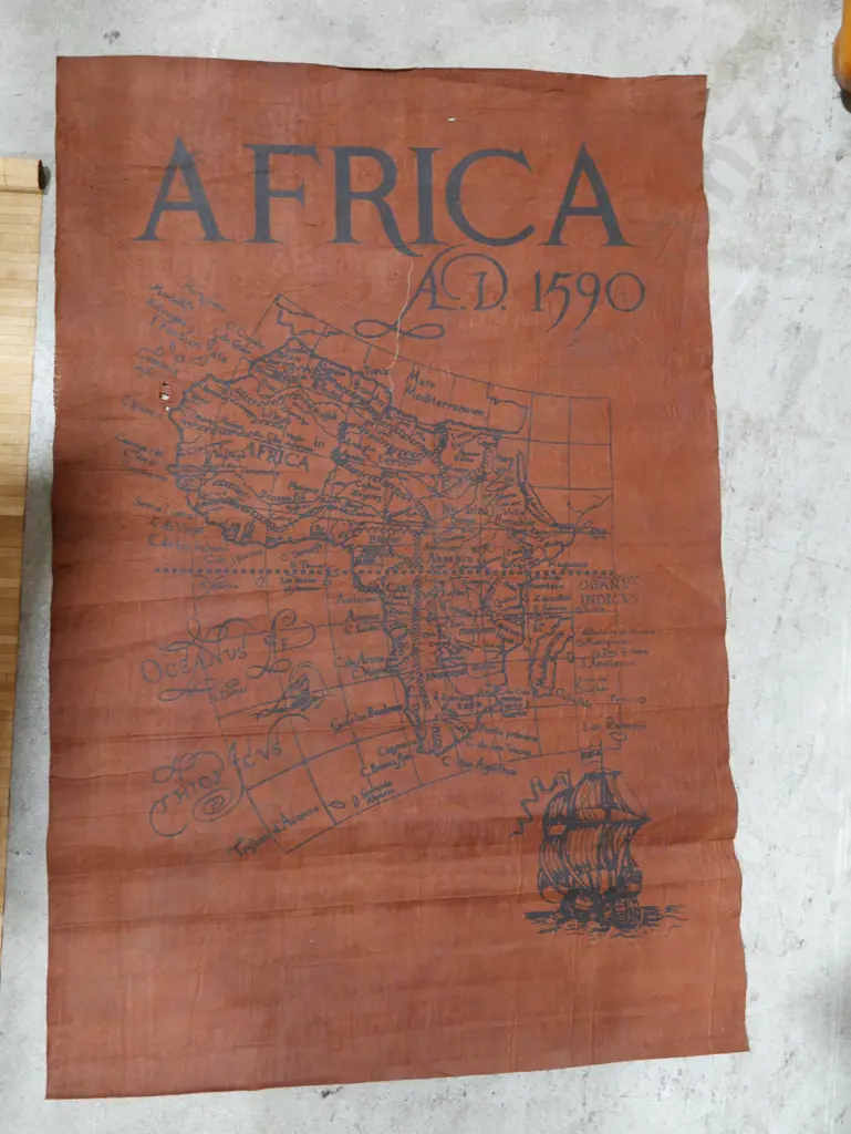 African map made from banna leaves, silk indian picture etc Image 1++
