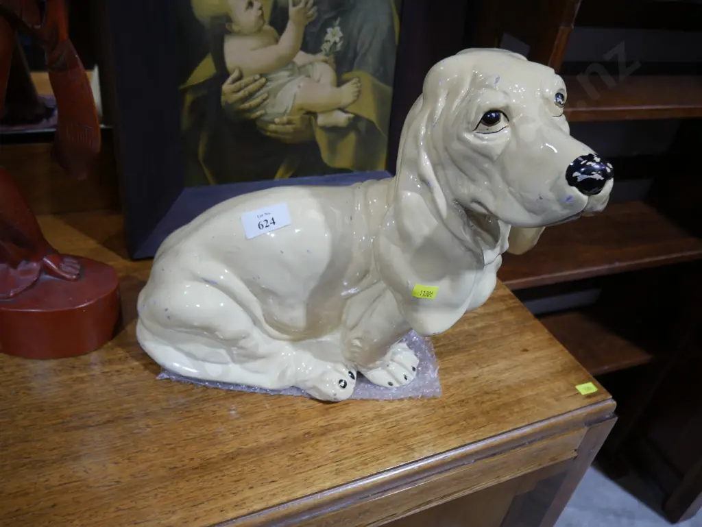 Large dog figurine Image 1++