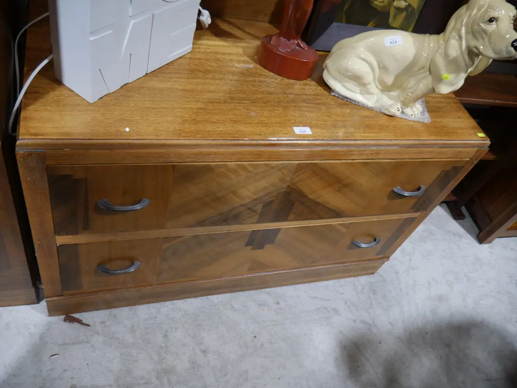 Mirror backed dresser Image 1++