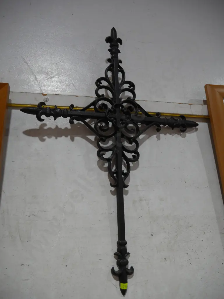 Wrought iron cross Image 1++