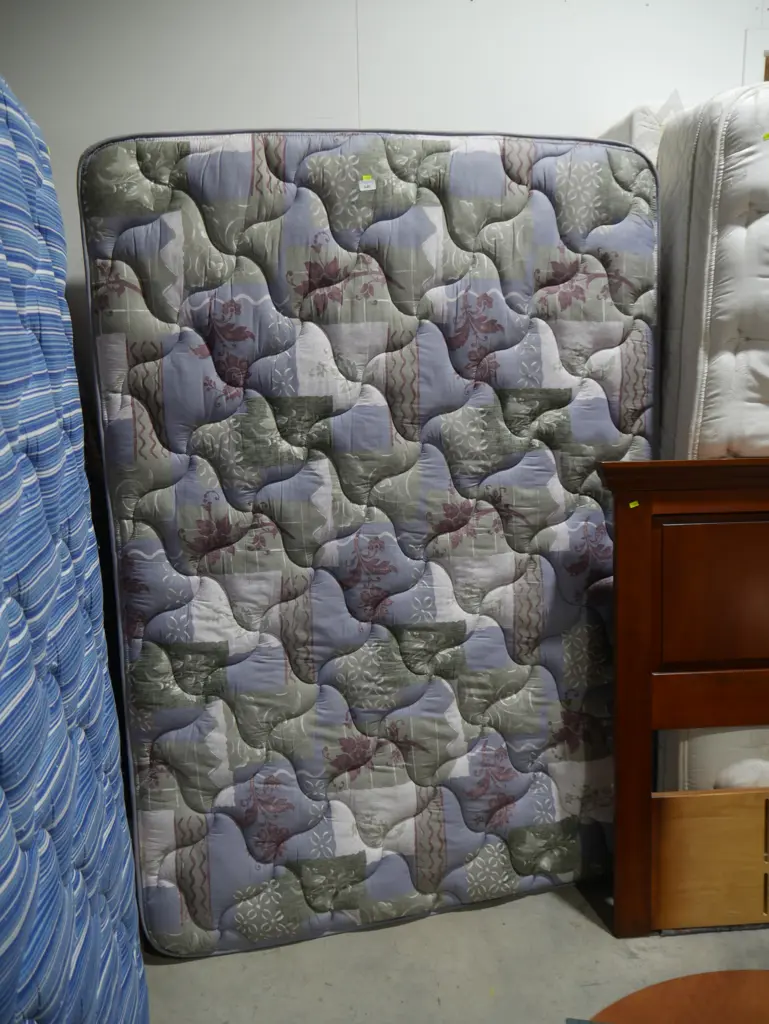 Double bed Image 1++