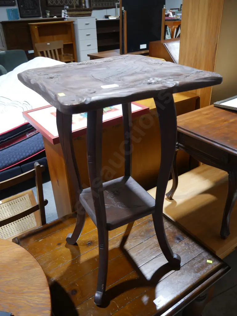 Chip carved side table Image 1++