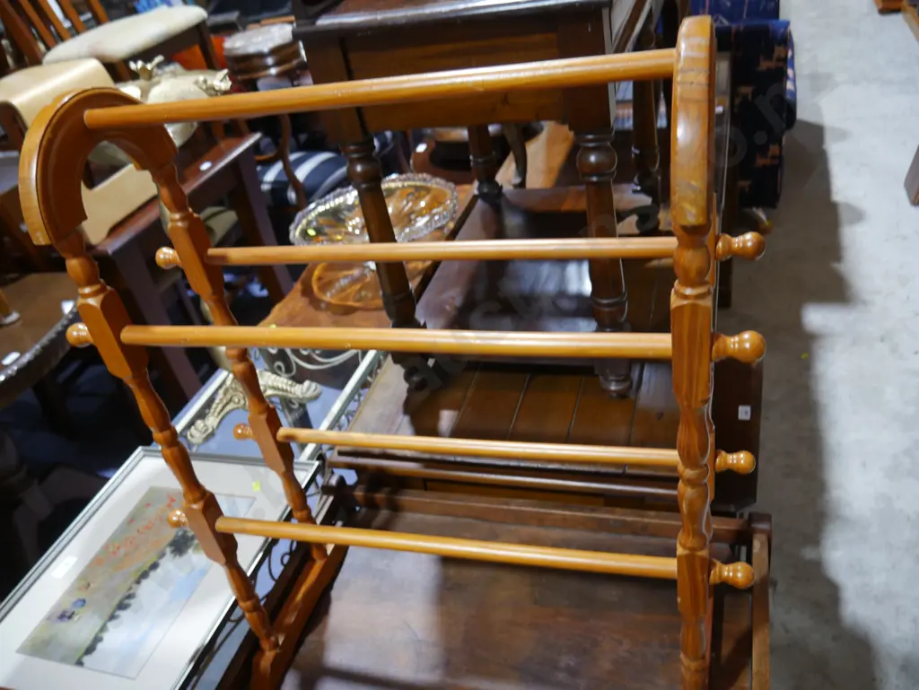 Towel rack Image 1++