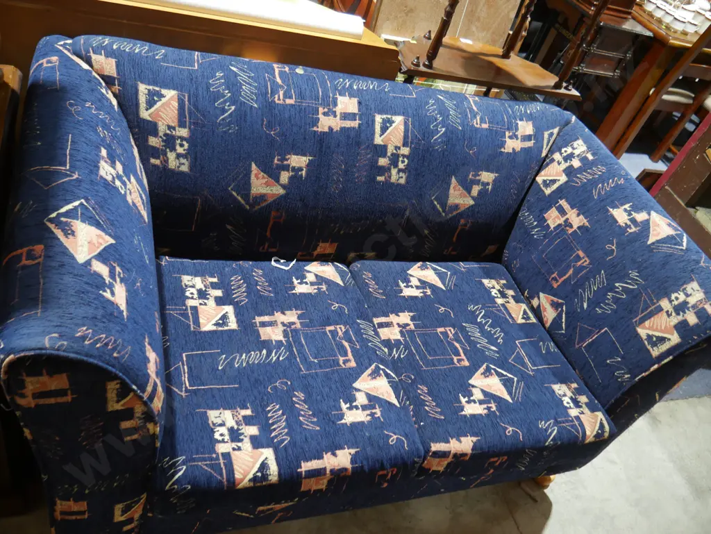 Two seater couch Image 1++