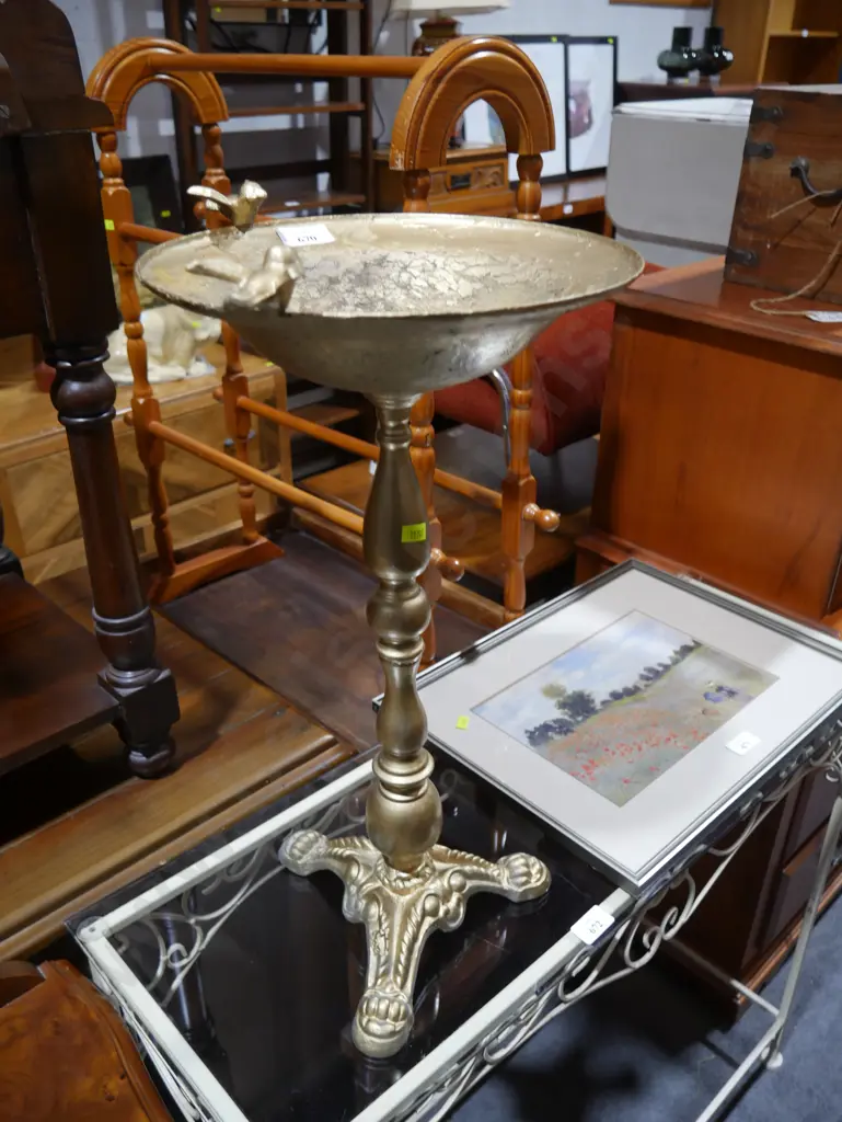 Gold painted bird bath Image 1++