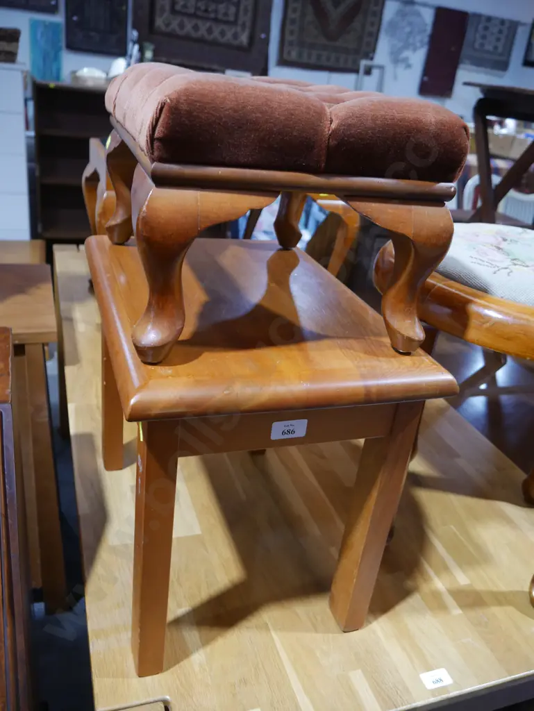 Footstool and small side table Image 1++