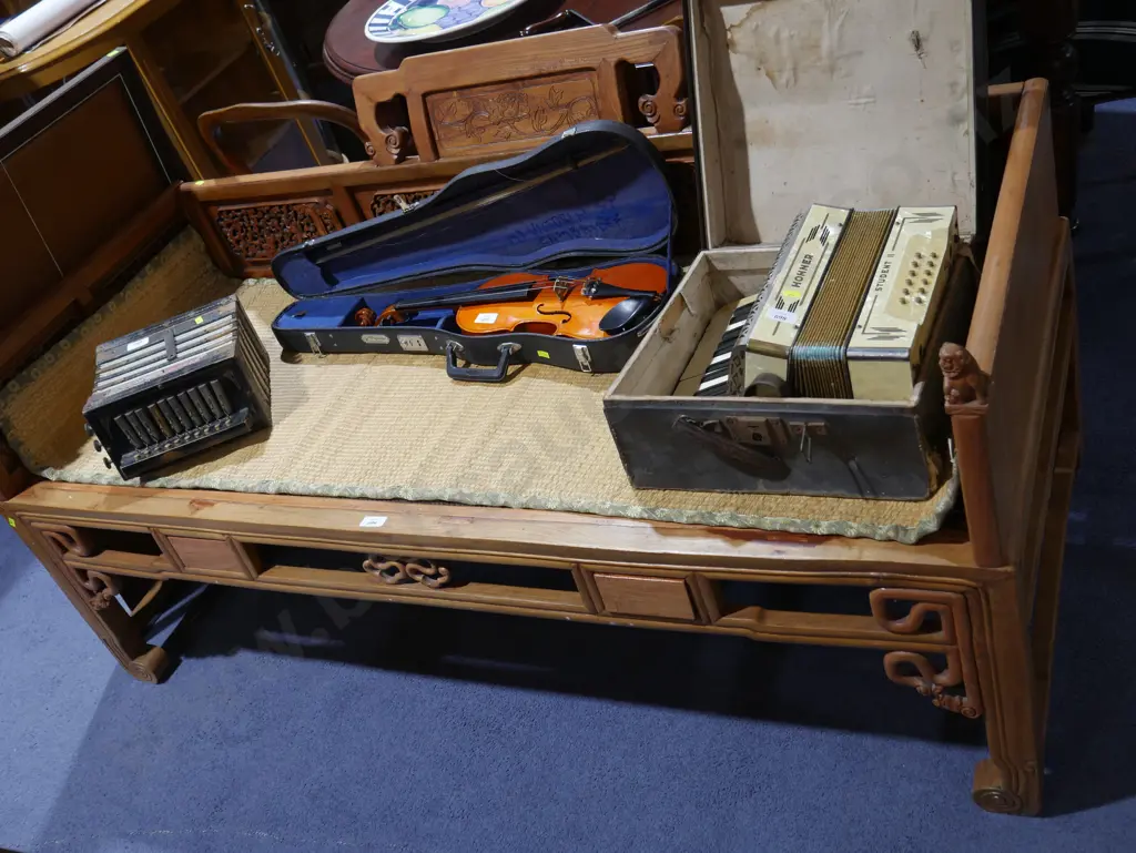 Opium couch Image 1++