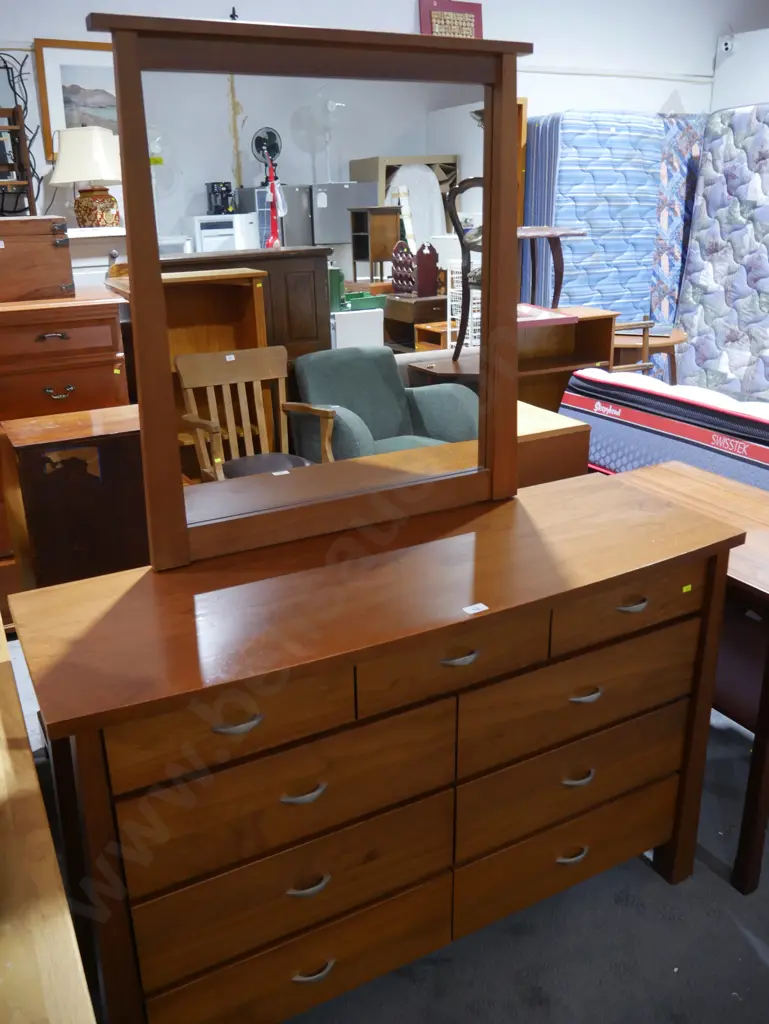 Mirror back dresser Image 1++