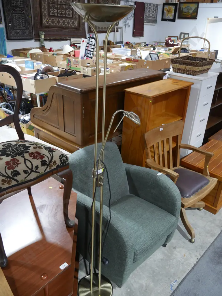 Upright lamp Image 1++