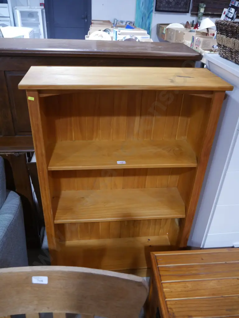 Pine bookcase Image 1++