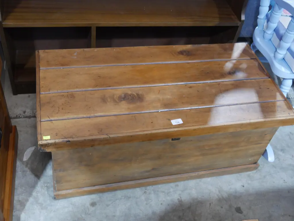 Wooden trunk Image 1++