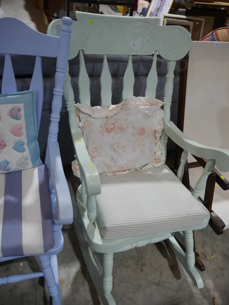 Rocking chair Image 1++