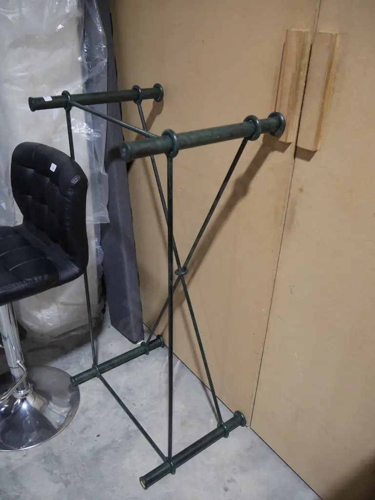 Metal base of coffee table, no top Image 1++