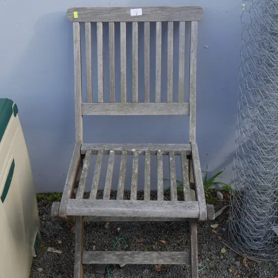 Folding wooden chair