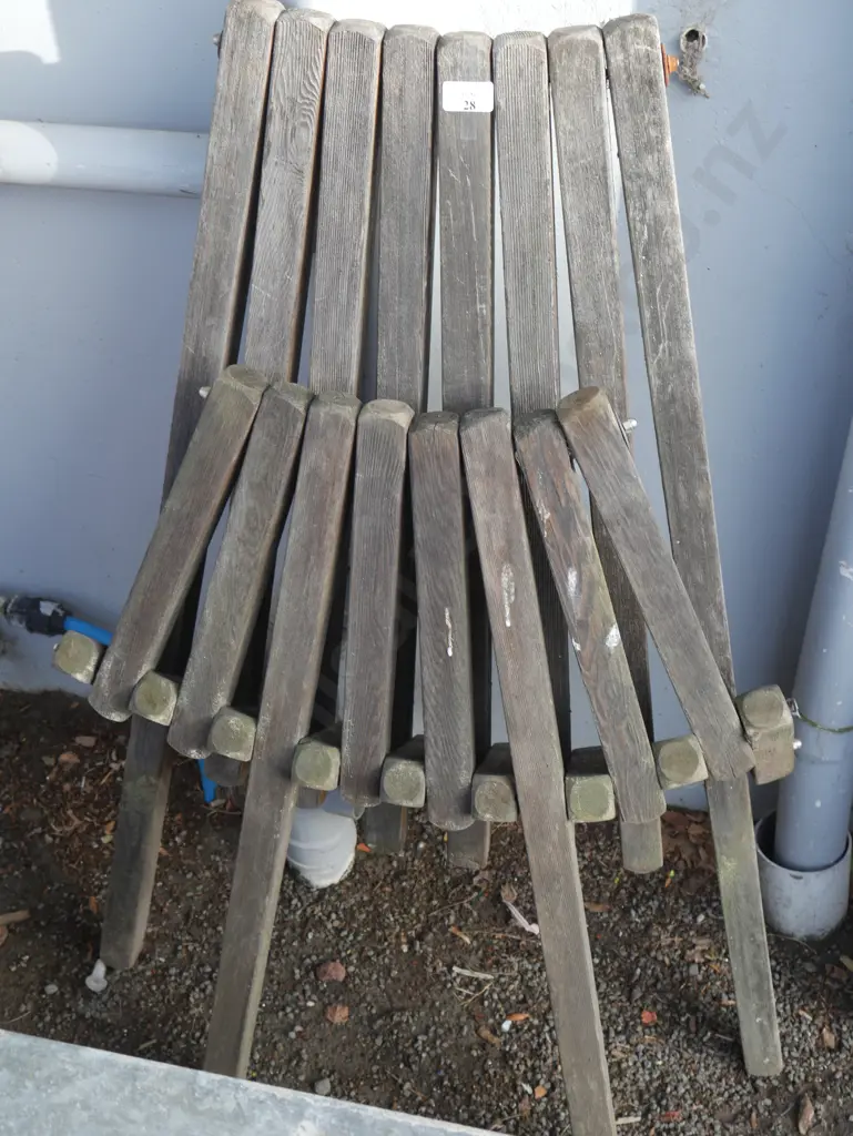 Folding wooden chair Image 1++