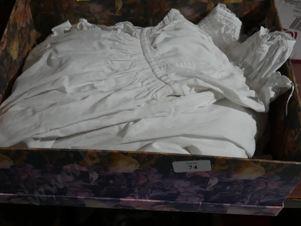 Child's gown etc Image 1++