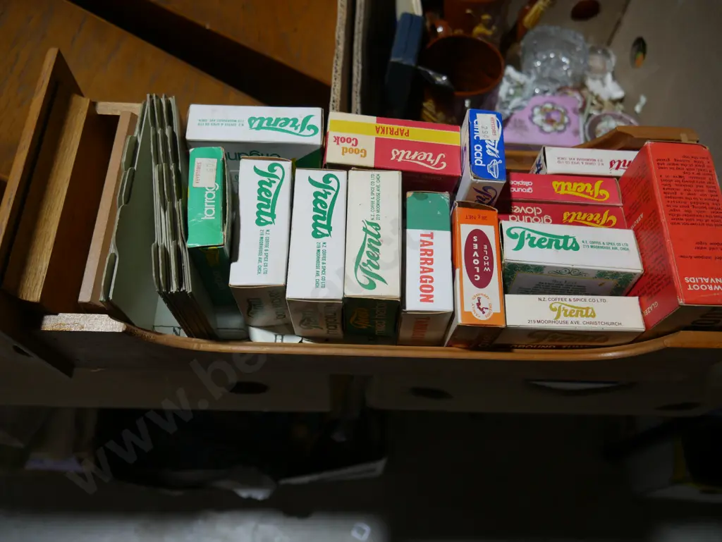 Wooden filing drawers Image 1++