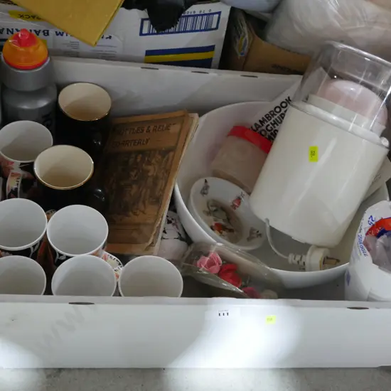 Yoghurt maker, mugs etc