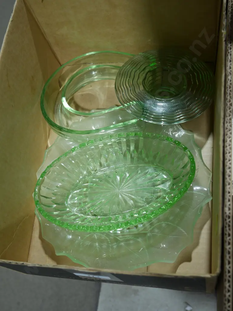 Green glassware Image 1++