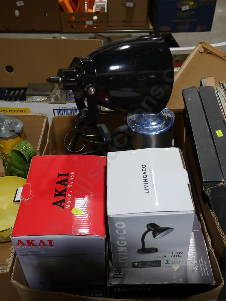 Pasta maker, kettle, table lamp etc Image 1++