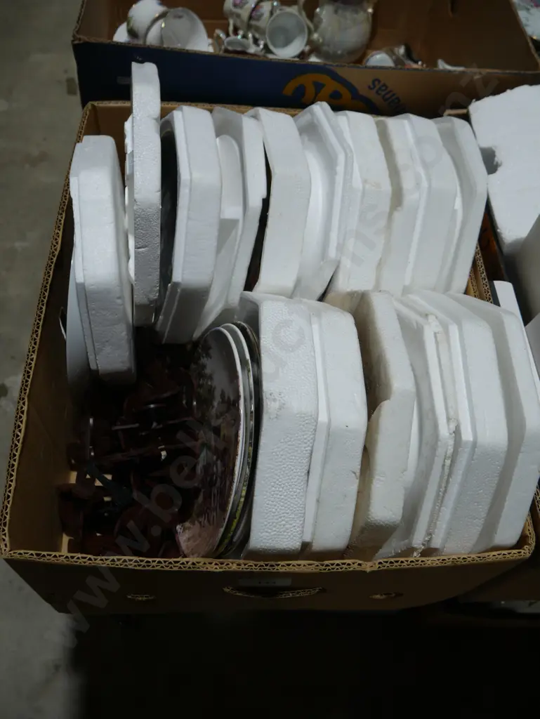 Box of picture plates Image 1++