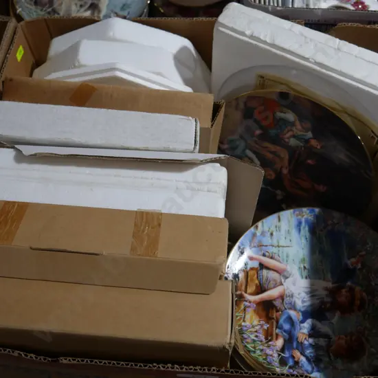 Assorted picture plates