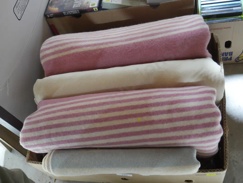 Woolen blankets Image 1++