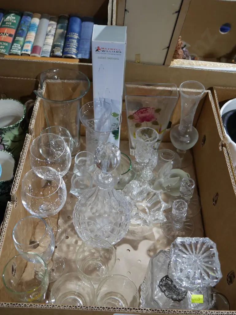 Decanters and glassware Image 1++