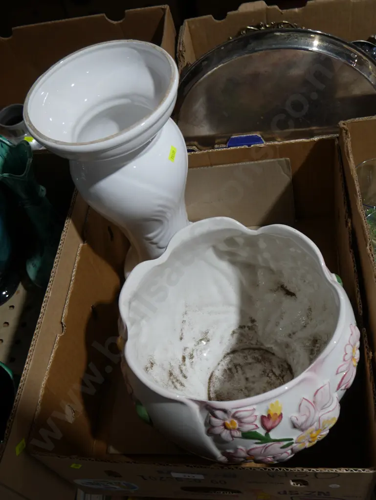 Jardiniere and stand - stand cracked Image 1++