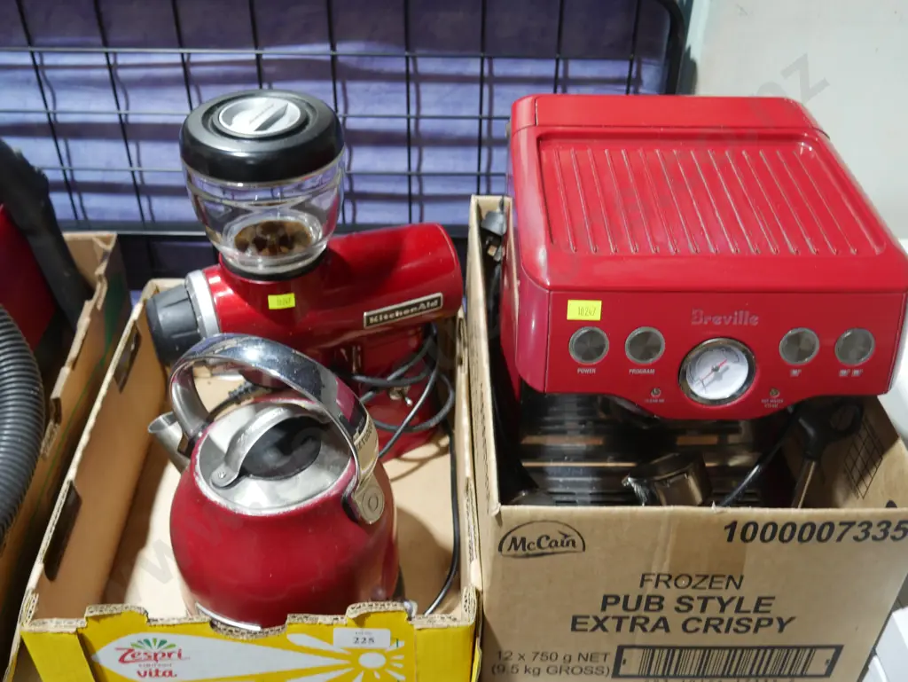 KitchenAid coffee grinder and kettle and Breville coffee machine Image 1++