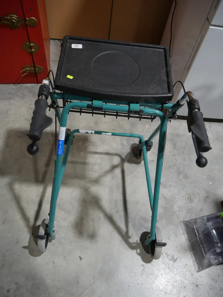 Mobility walker Image 1++