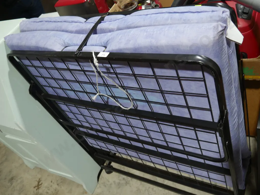 Portable folding bed Image 1++