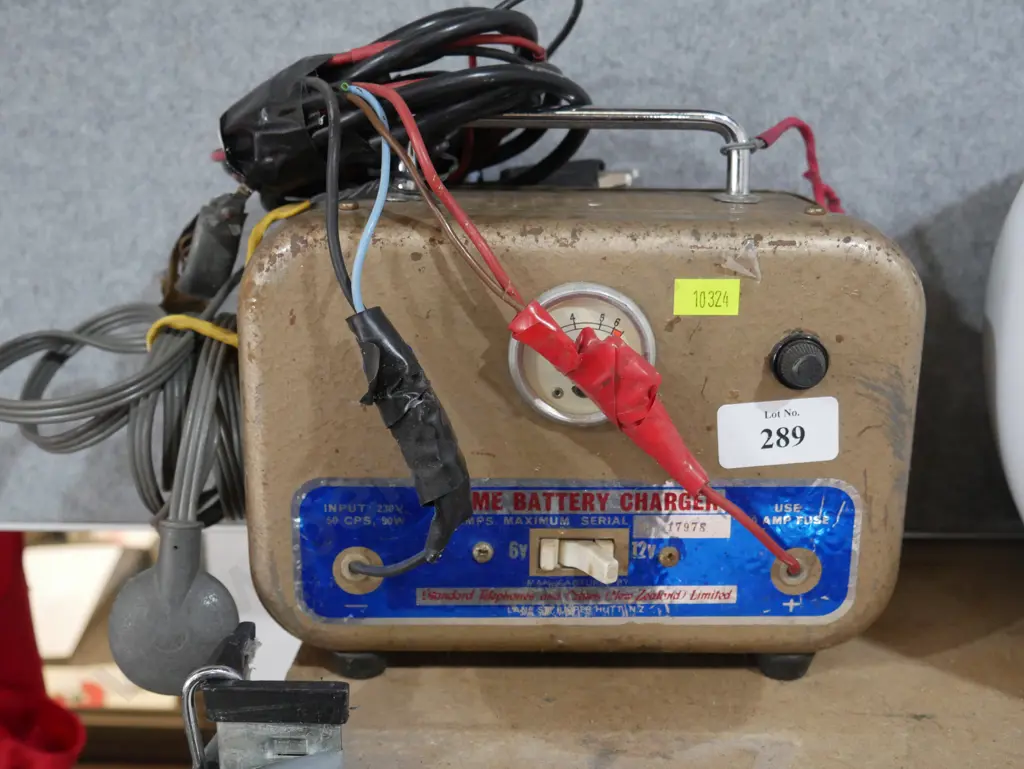 Battery charger Image 1++