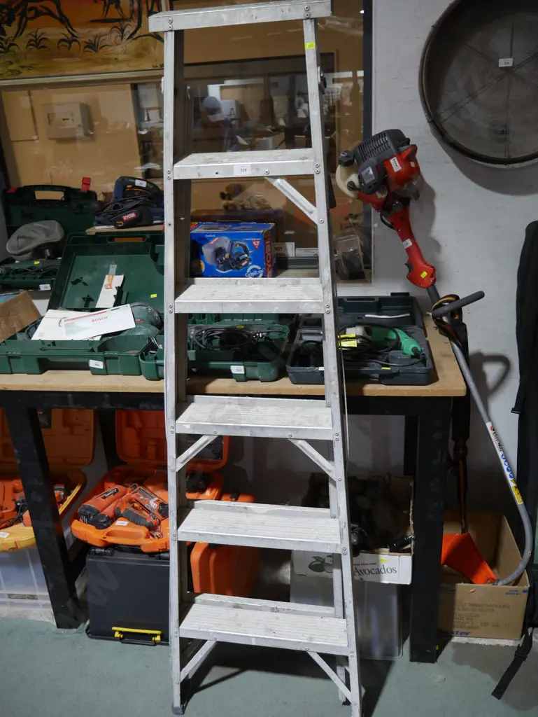 Aluminium extension letter Image 1++