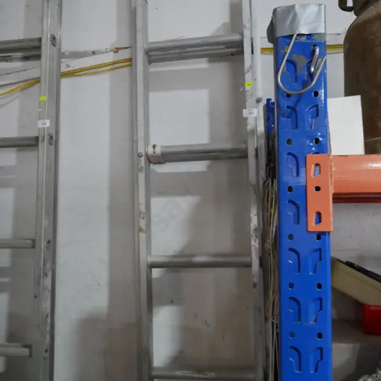 Aluminium extension ladder