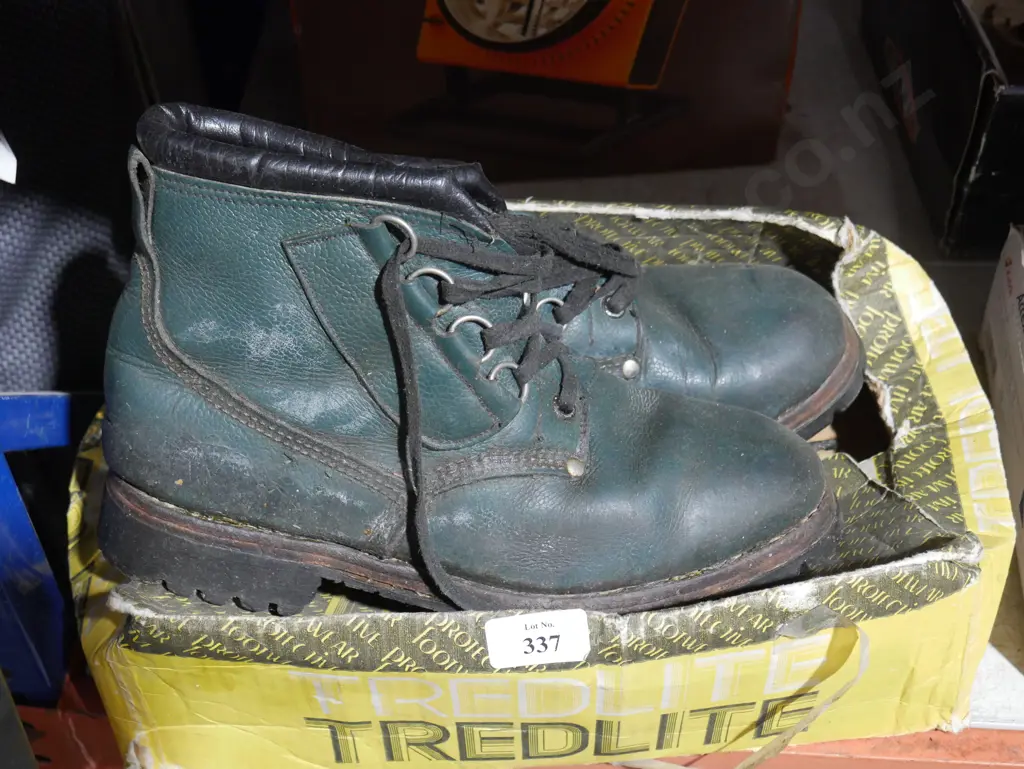 Work boots Image 1++