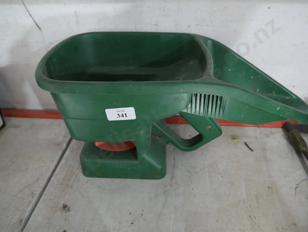 Seed spreader Image 1++