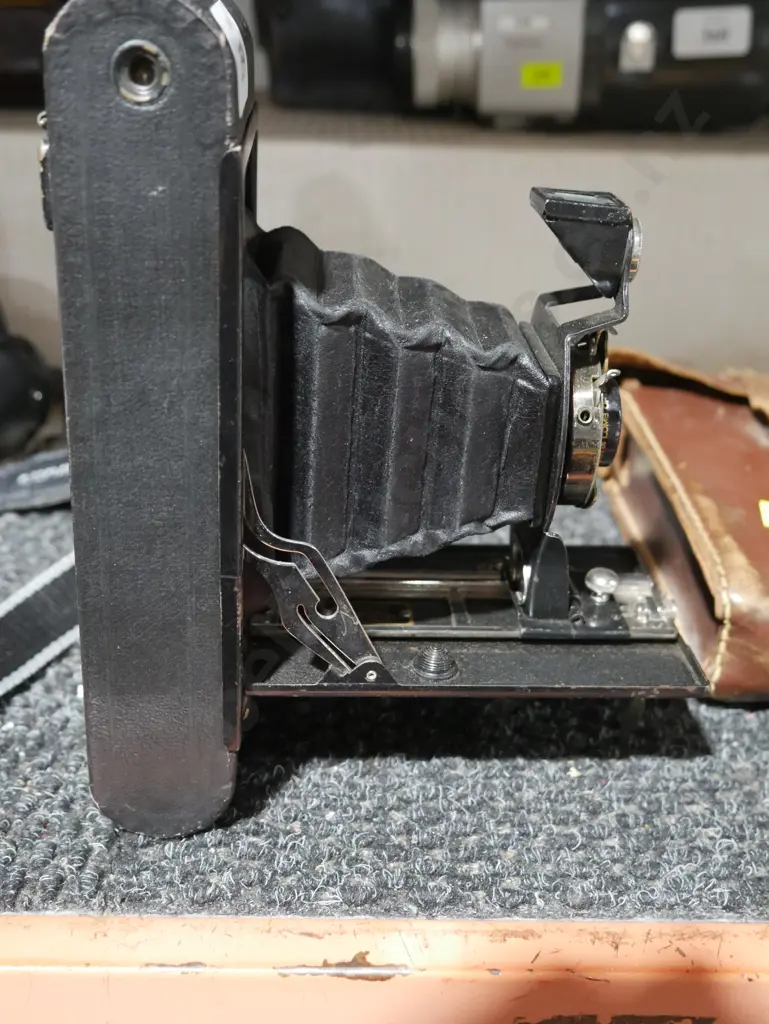 Folding camera Image 1++