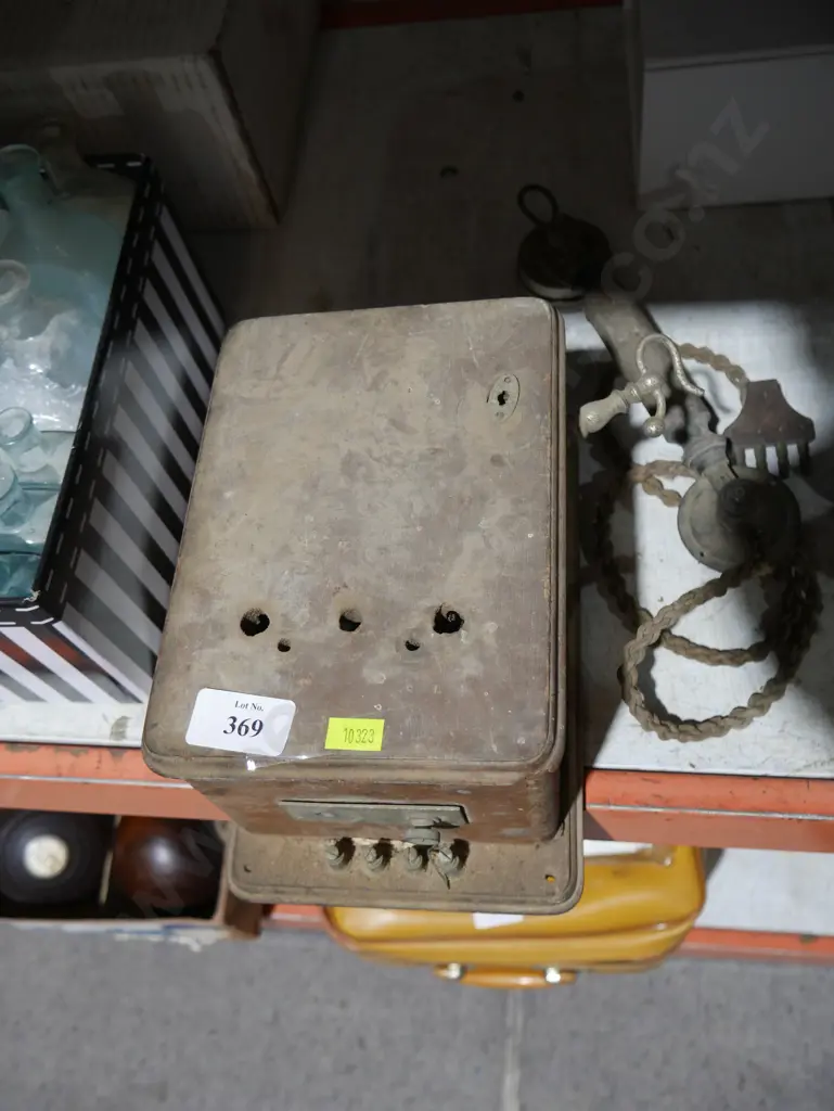 Vintage telephone Image 1++