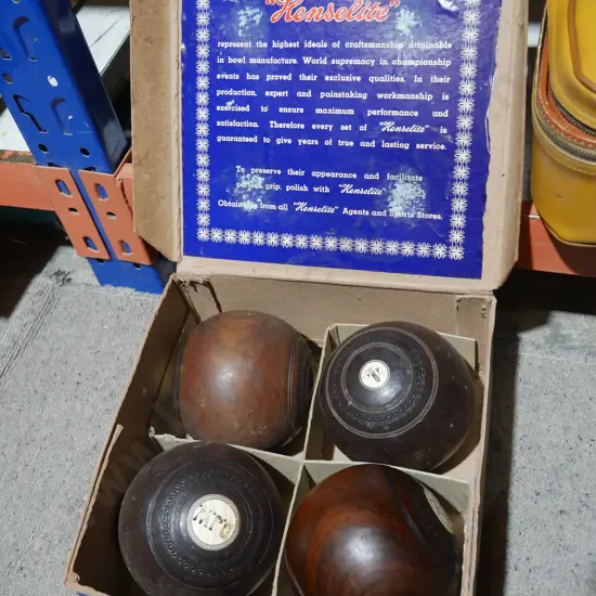 Kenselite bowls in case