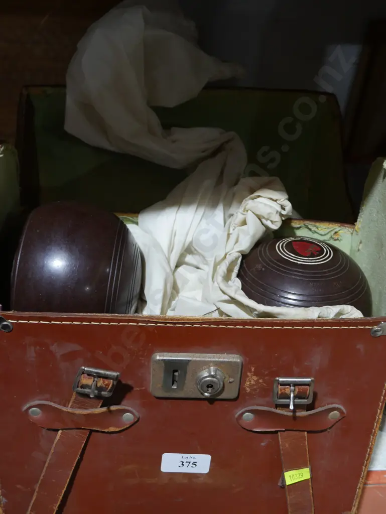 Lawn bowls in case Image 1++