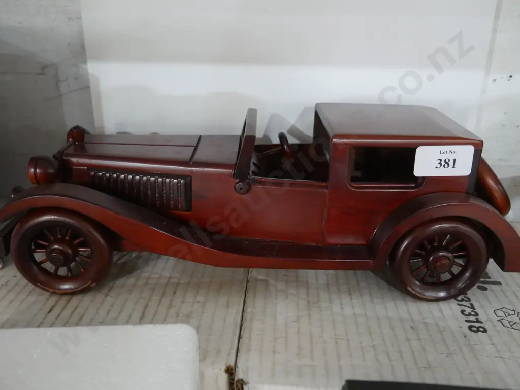 Wooden model car Image 1++