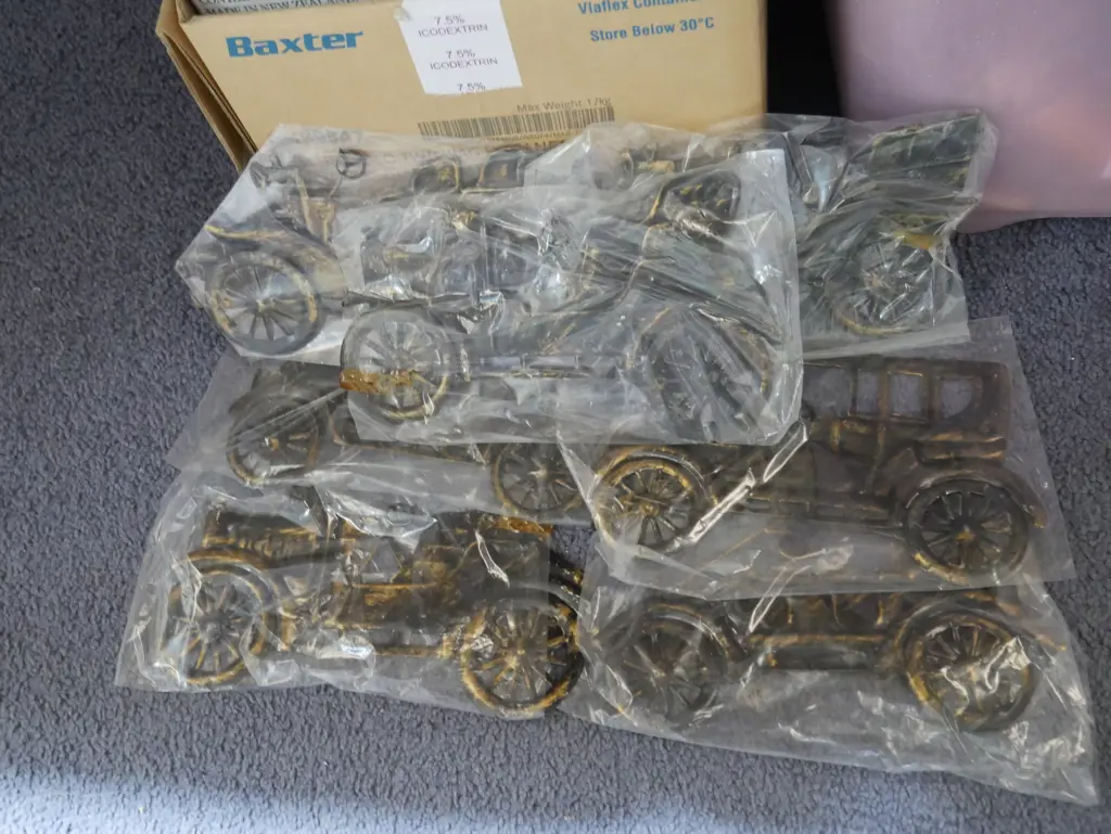 Vintage metal model car pictures Image 1++