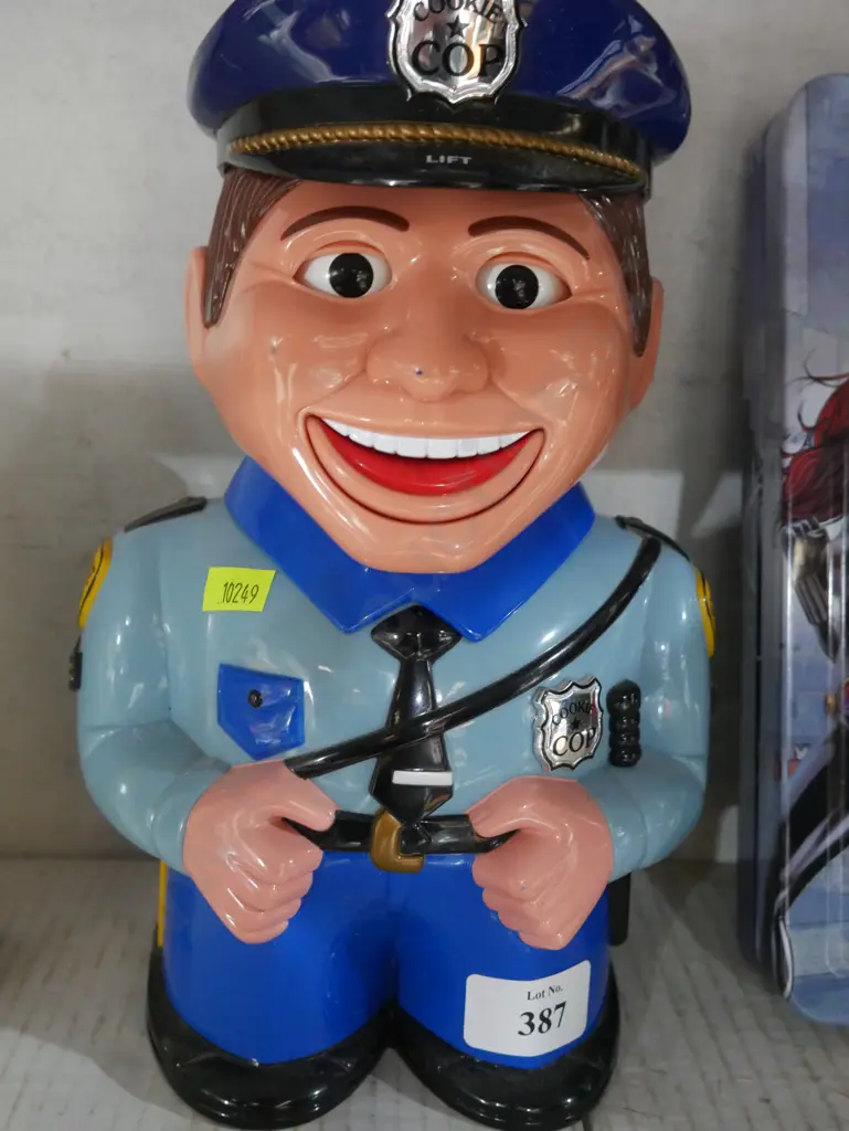 Cop cookie jar Image 1++